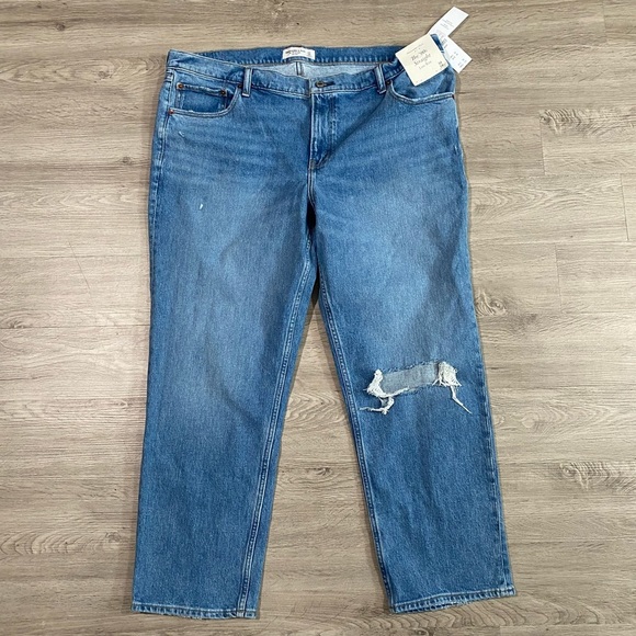 NWT Abercrombie‎ 90s Straight Low Rise Jeans 18 Short - Picture 2 of 7